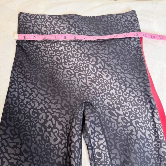 All Access Audio Leggings in Snow Leopard Print Size Small - Picture 5 of 11